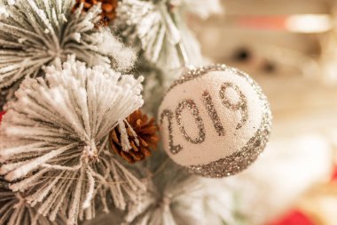 Noel arkaplanı. Mutlu yıllar. Seçici odak.