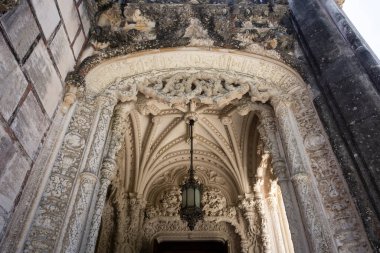 Quinta da Regaleira, Sintra 'da, Lizbon, Portekiz yakınlarındaki sarayda güzel bir çatı çalışması