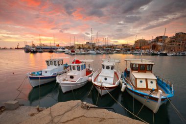 İsrail 'in kuzeyindeki Akdeniz limanında tekneler.