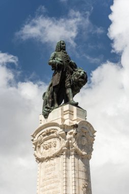 Portekiz, Lizbon şehir merkezindeki Marques de Pombal meydanındaki beyaz anıta güzel bir manzara