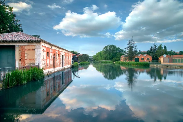 Vecchia Casa Legno Città — Foto Stock