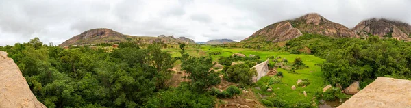 马达加斯加岛上的绿地和地貌景观 — 图库照片