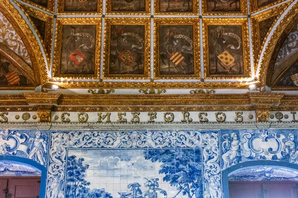 Vackra Takarbeten Inne Historiska Palatsets Rum Sintra Nära Lissabon Portugal — Stockfoto