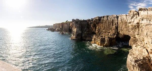 Bela Vista Para Falésias Rochosas Oceânicas Cascais Perto Lisboa Portugal — Fotografia de Stock