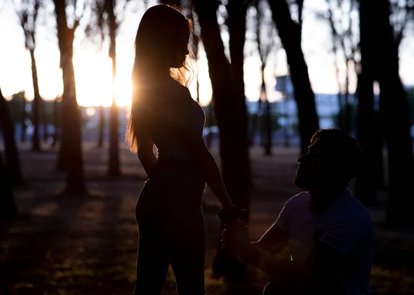 Couple Forest Sunset Backlight — Stockfoto