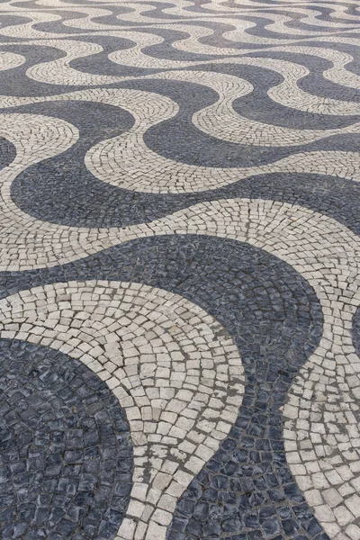 Prachtig Uitzicht Golvend Patroon Gemaakt Van Portugese Stenen Het Plein — Stockfoto