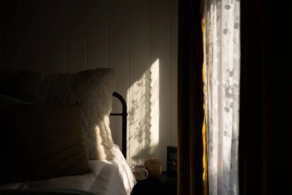 Vertical Shot Young Woman White Blanket Bed Room — Foto Stock