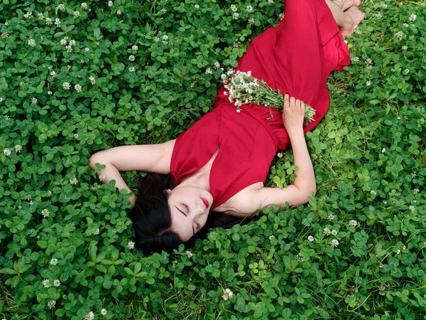 Beautiful Chinese Woman Red Dress Relaxing Summer Forest — стокове фото