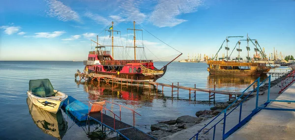 Berdyansk Ukraina 2020 Perahu Pesiar Tanggul Laut Azov Berdyansk Ukraina — Stok Foto