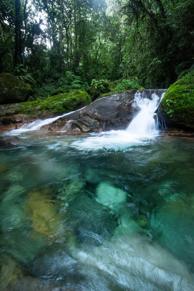 Schöner Atlantischer Regenwaldfluss Mit Blauem Kristallklarem Wasserpool Auf Wilder Grüner — Stockfoto