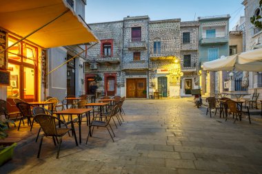 Yunanistan 'ın Chios adasındaki Pyrgi köyünün ana meydanı.