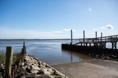 Deniz kıyısının güzel manzarası