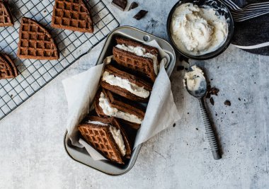 Tepside ev yapımı çikolatalı kurabiyeler