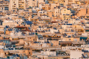 Atina, Yunanistan - 30 Ocak 2019: Strefi tepesinden görüldüğü üzere Atina şehir merkezinin yerleşim alanı.