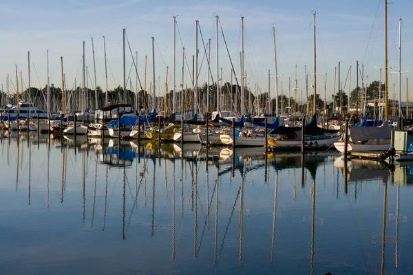 Jachty Łodzie Zacumowane Berkeley California Marina — Zdjęcie stockowe