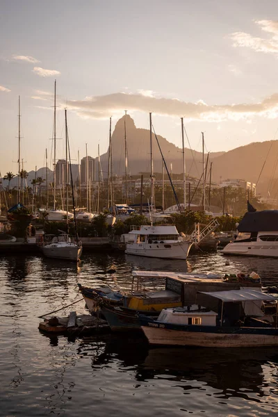 Yelkenli Direğinin Arkasındaki Corcovado Dağı Güzel Bir Manzara Rio Janeiro — Stok fotoğraf