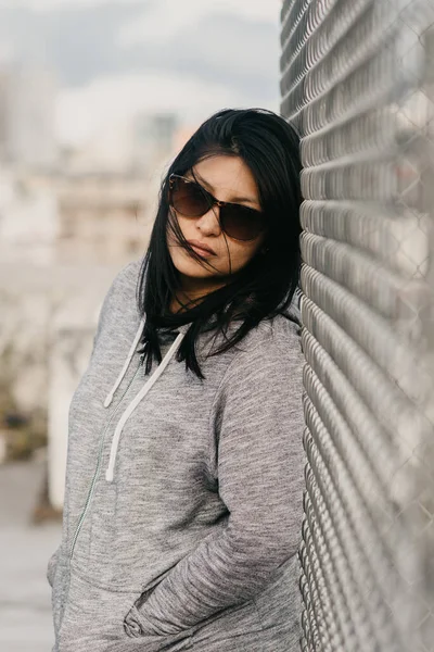 Portrait Beautiful Hispanic Woman Wearing Sportswear Sunglasses — Fotografia de Stock