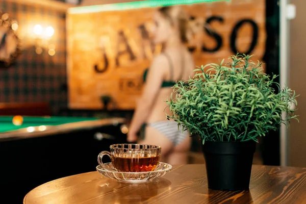 Tasse Thé Sur Table Dans Sauna — Photo