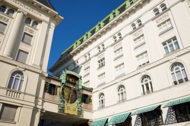 Viyana 'da Anker saati olarak adlandırılan ünlü astronomik saat..