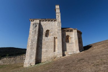 Las Merind 'deki San Pantaleon de Losa Romanesk inziva yeri.