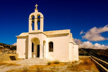 Santorini, Yunanistan 'daki eski kilisenin manzarası