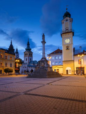 Banska Bystrica, Slovakya 19 Temmuz 2018: Slovakya 'nın merkezi Banska Bystrica' daki ana meydan 