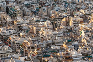 Atina, Yunanistan - 31 Ocak 2019: Lycabettus tepesinden görüldüğü üzere Atina şehir merkezinin yerleşim alanı.