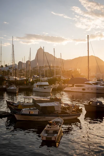 Yelkenli Direğinin Arkasındaki Corcovado Dağı Güzel Bir Manzara Rio Janeiro — Stok fotoğraf