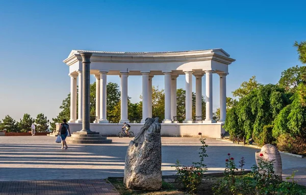 Chernomorsk Ucrânia 2020 Colonata Obelisco Glória Cidade Chernomorsk Uma Manhã — Fotografia de Stock