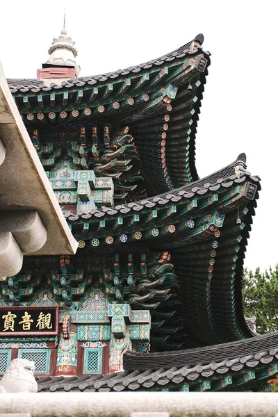 Detalj Tak Ett Buddistiskt Tempel Haeun Jeungsa Busan Sydkorea — Stockfoto