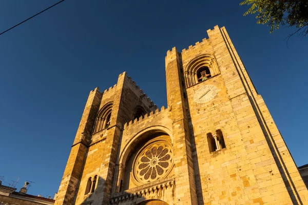 Bela Vista Para Antiga Igreja Histórica Área Alfama Centro Lisboa — Fotografia de Stock