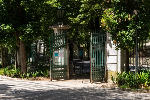 Prachtig Uitzicht Groene Openbare Tuin Poort Het Centrum Van Lissabon — Stockfoto