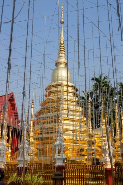 Ταϊλανδός Βουδιστικός Δημόσιος Ναός Καλό Περιβάλλον Φωτογραφία Αρχείου — Φωτογραφία Αρχείου