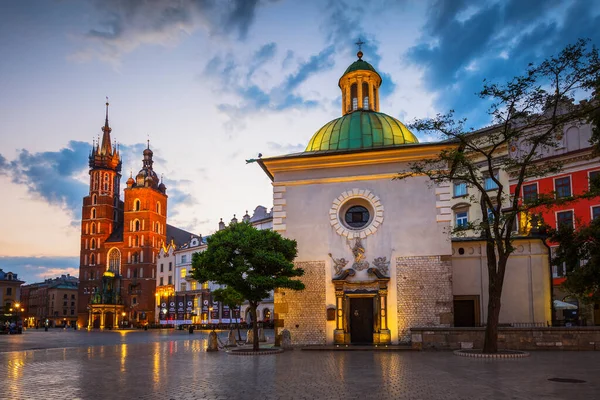 폴란드 2018 폴란드 광장에 이치히 성당과 마리아 대성당 — 스톡 사진