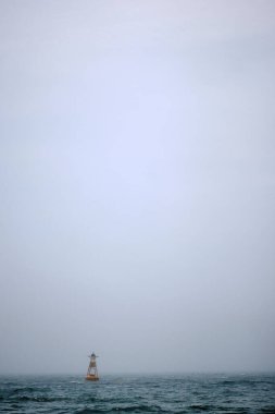 Sabah sisli bir şamandıra.