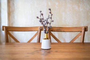 Kahve dükkanında klasik ahşap mobilya, stok fotoğrafı.