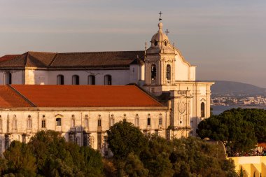 Lizbon, Portekiz 'in merkezindeki tarihi kilise binasının güzel manzarası