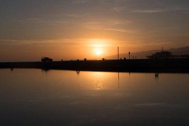 Doğanın arka planında gün batımı