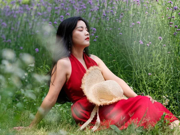 Beautiful Chinese Woman Red Dress Relaxing Summer Forest — стокове фото