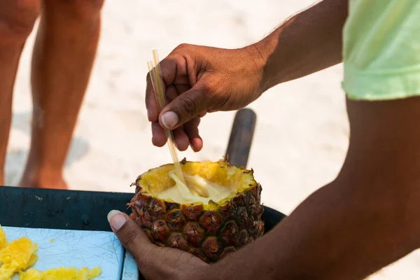 Close Hand Holding Piece Pineapple — Stock Photo, Image