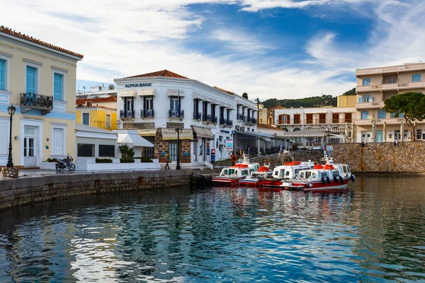 Gyönyörű Kilátás Nyílik Város Kikötő Görögországban — Stock Fotó