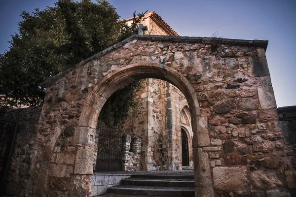 Arco Entrada Iglesia Covarrubias Pueblo Burgos España — Foto de Stock