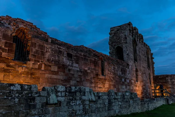 Ancien Château Sommet Colline Capturé Coucher Soleil Avec Ciel Bleu — Photo