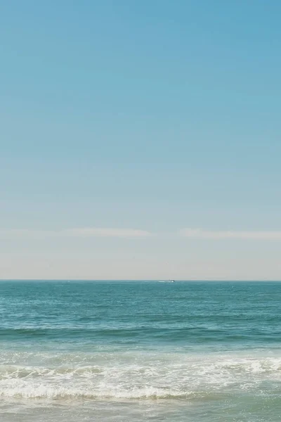 晴朗的日子平静的海洋 — 图库照片