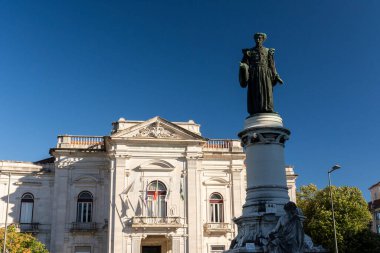Lizbon, Portekiz 'in merkezindeki tarihi Tıp Bilimleri Fakültesi binasına güzel bir manzara