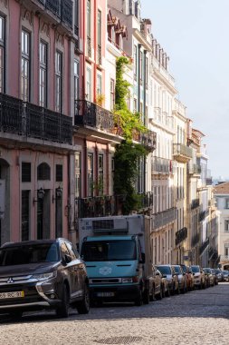 Lizbon, Portekiz 'in merkezindeki eski tarihi şehir binalarına güzel manzara