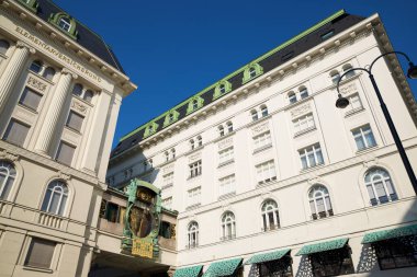 Viyana 'da Anker saati olarak adlandırılan ünlü astronomik saat..