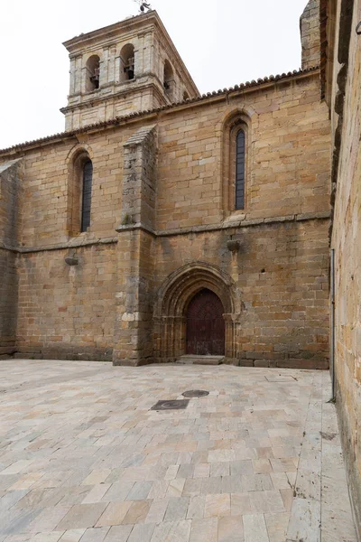 Zicht San Miguel Collegiaal Aguilar Campoo Palencia — Stockfoto