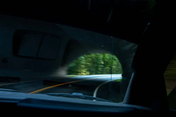 Rörelse Oskärpa Genom Tunneln Great Smoky Mountain National Park — Stockfoto