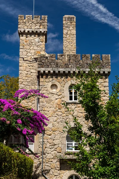 葡萄牙里斯本附近辛特拉昆塔 雷加列拉花园的古城堡塔美景 — 图库照片